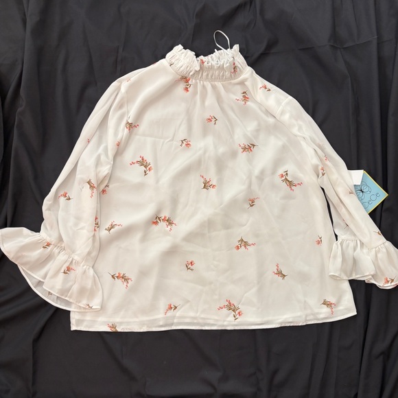 CeCe Tops - CeCe Cream LS Floral Blouse w Ruffles & High Neck Women’s XL NWT Feminine